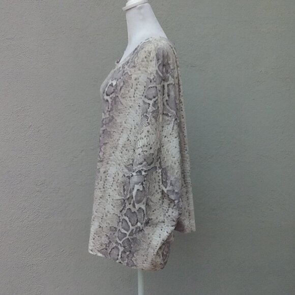 CHERISH Top Women's Size Large Beige Snakeskin Print Over-Sized Soft Knit - Picture 5 of 7